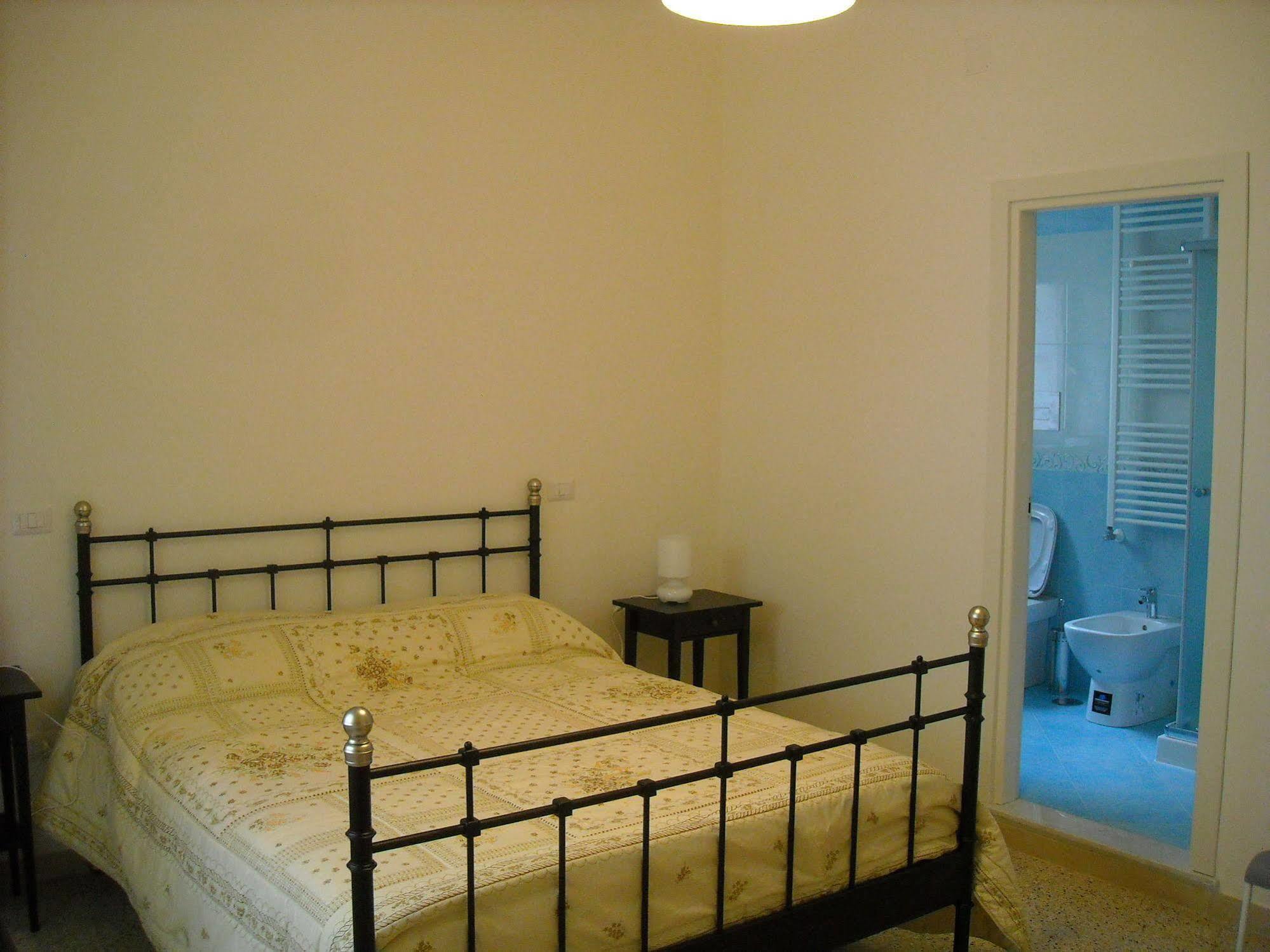 Bed and Breakfast Domus Aurea à Naples Extérieur photo
